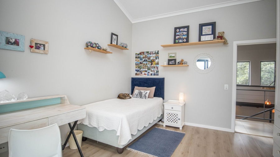 5 Bedroom Property for Sale in The Coves North West